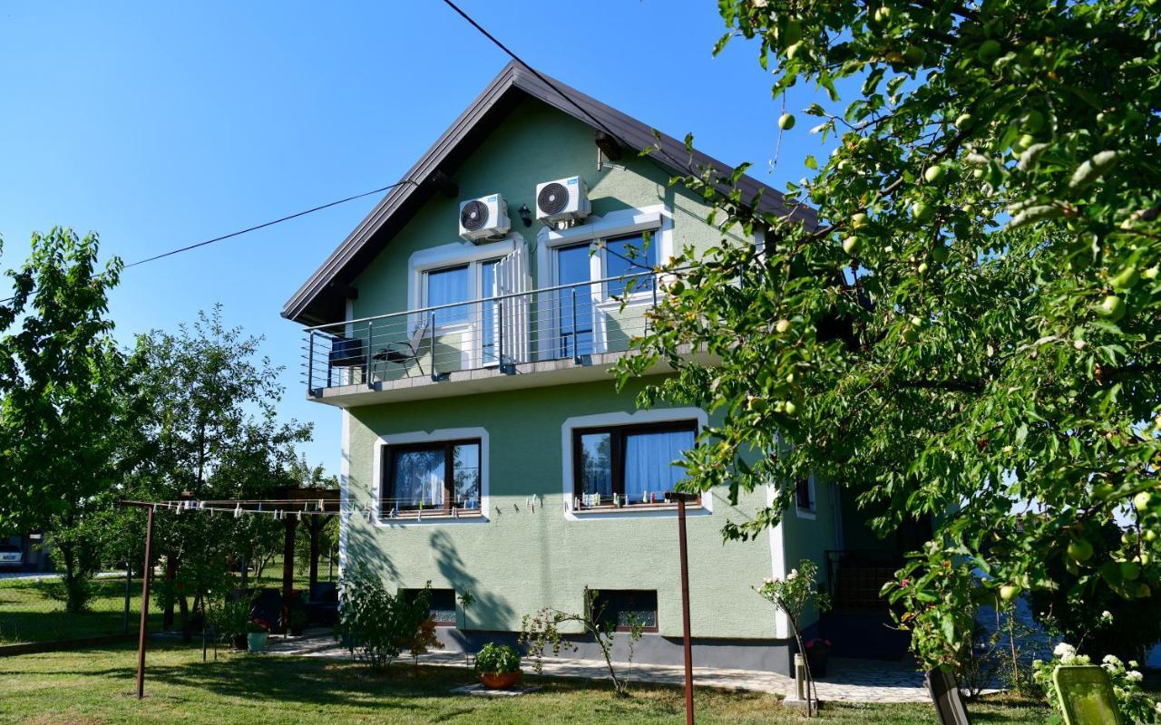 Guest House Jagoda Rakovica Exterior photo