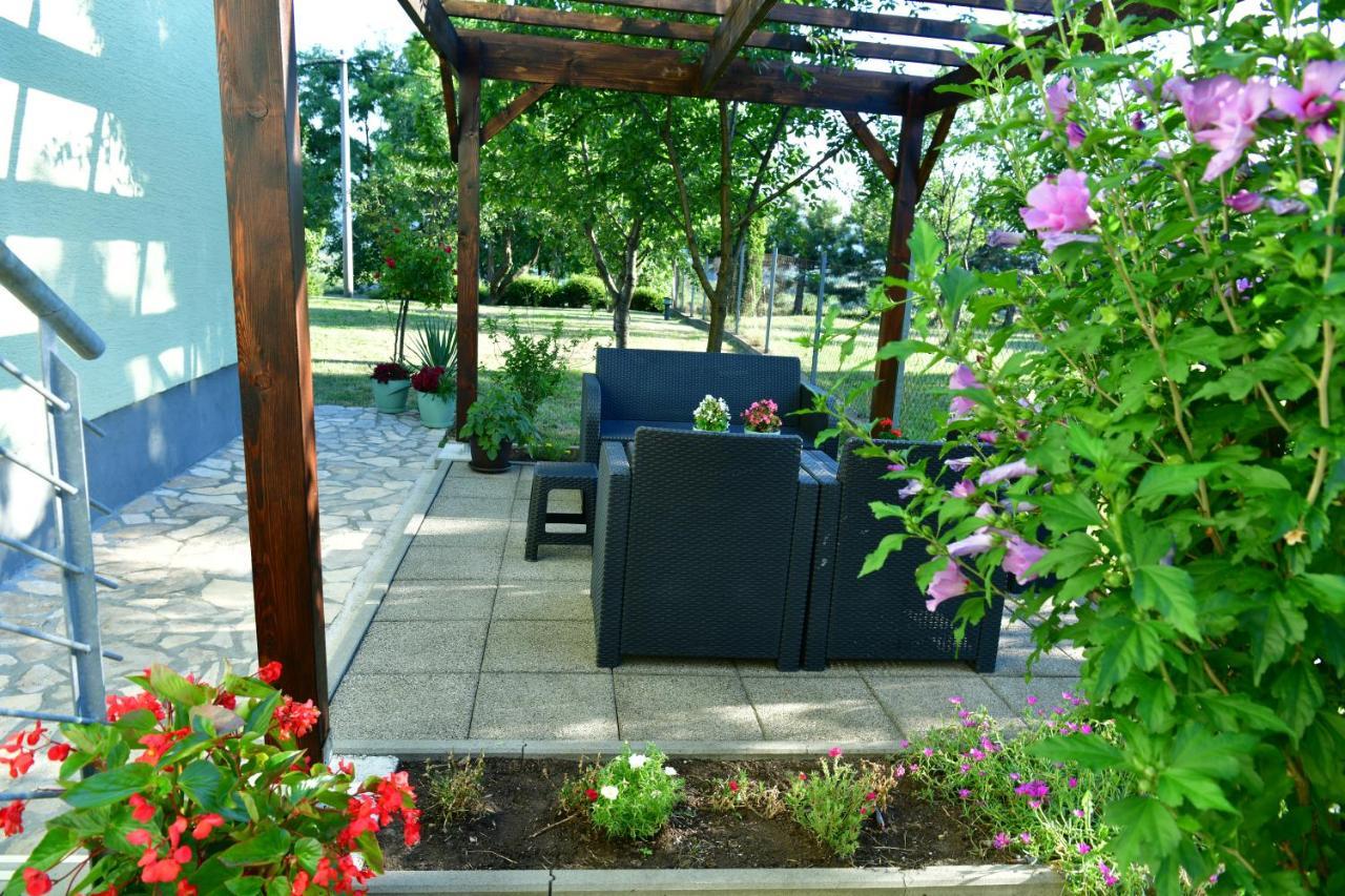 Guest House Jagoda Rakovica Exterior photo